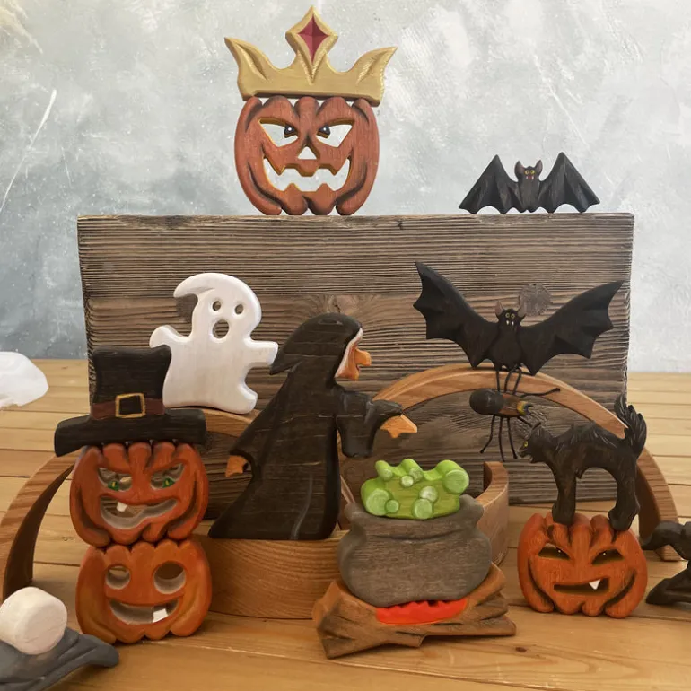 Large Wooden Scary Pumpkin - King