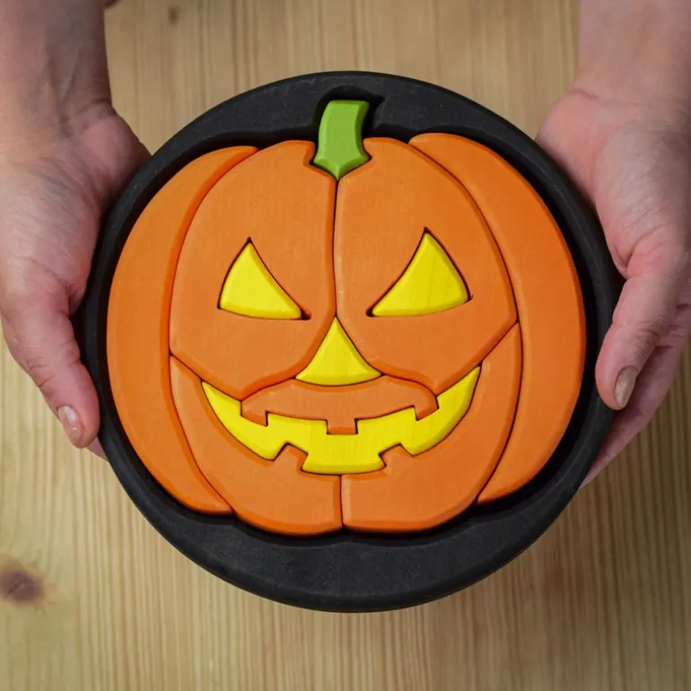 Round Halloween Puzzle - Black