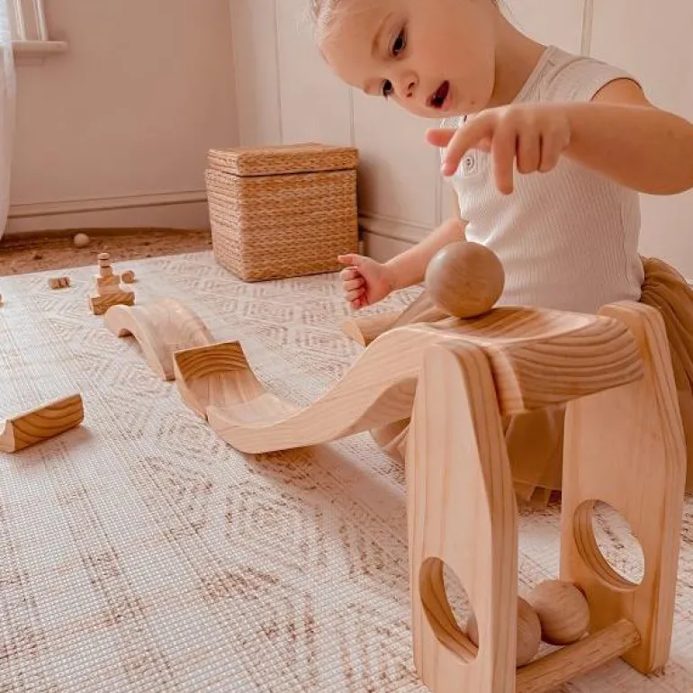 Smash Jump & Roll Ball Run